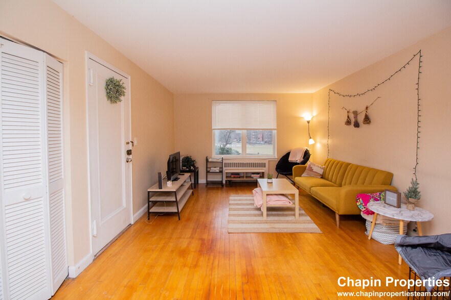 Building Photo - 38 Dean Rd