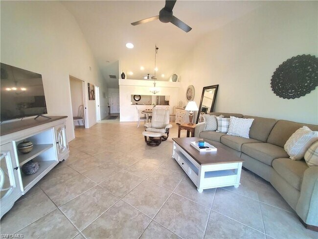 Building Photo - 992 Marblehead Dr