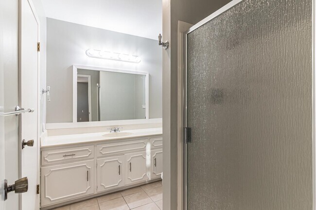 Building Photo - 1822 Greenwood Ln