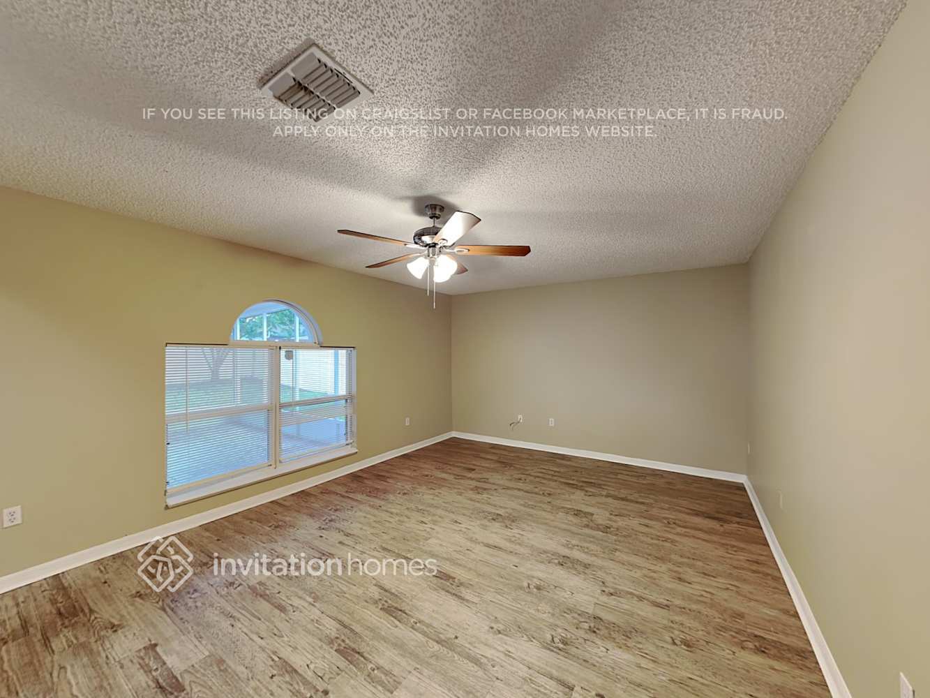 Building Photo - 843 Vanderbilt Dr