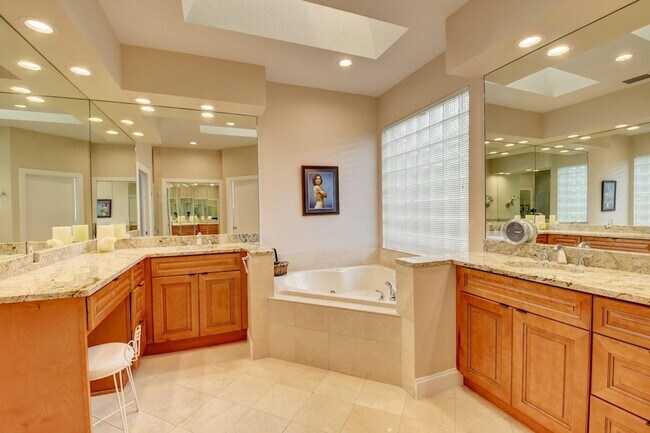 Building Photo - 2624 NW 63rd St