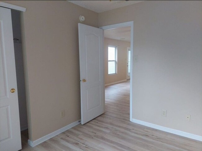 Building Photo - Benjamin Crossing....3 Bedroom 2 Bath