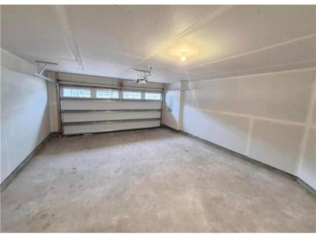 Building Photo - 14982 Adare Wy