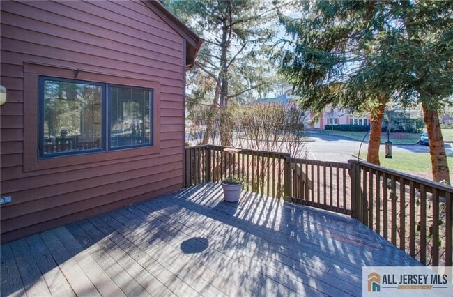 Building Photo - 388 Sayre Dr