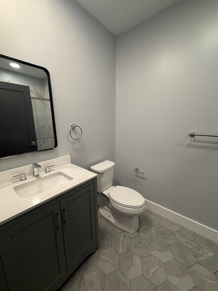 Building Photo - 315 Western Ave