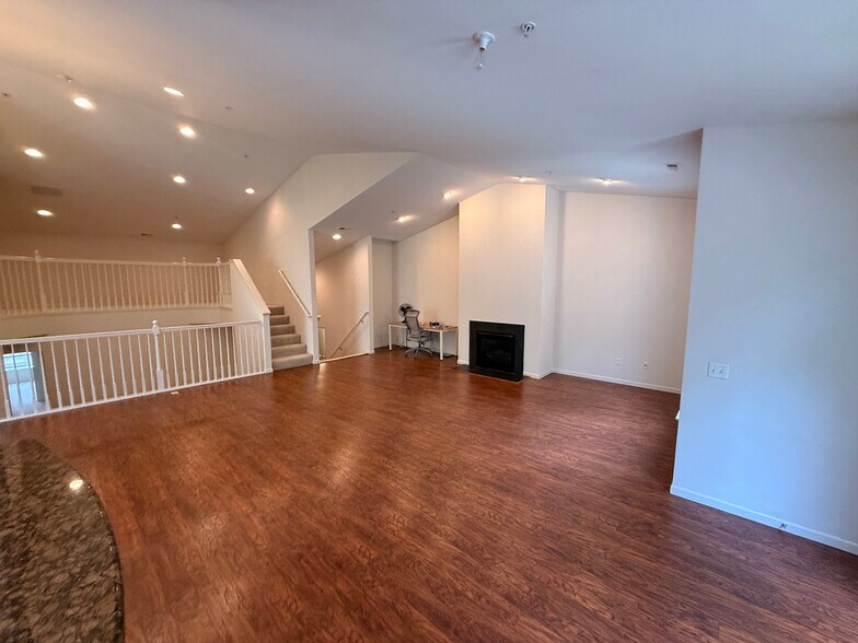 Building Photo - 3145 Asher Rd