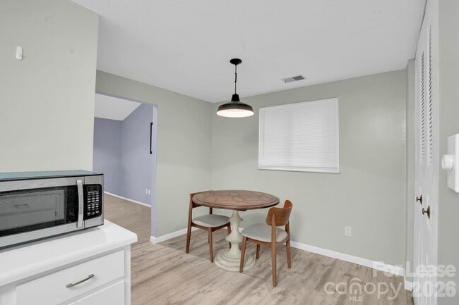 Building Photo - 2427 Studley Rd