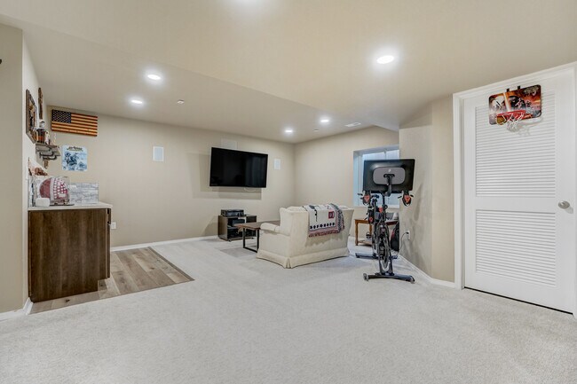 Building Photo - 7143 Jagged Rock Cir