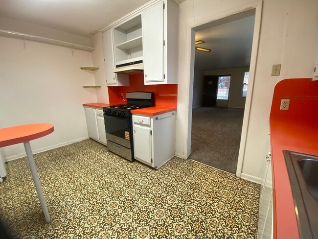 Building Photo - 2 bedroom 1 bathroom home in Shawnee