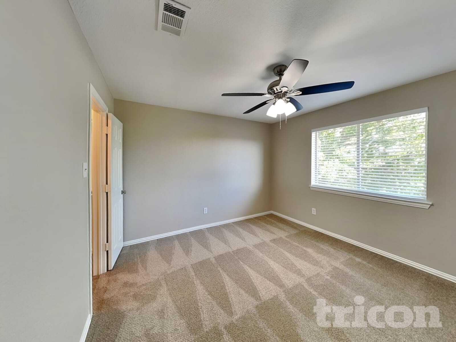 Building Photo - 523 Pinnacle Dr