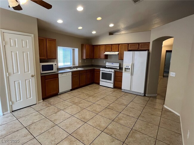 Building Photo - 5026 Paradise Harbor Pl