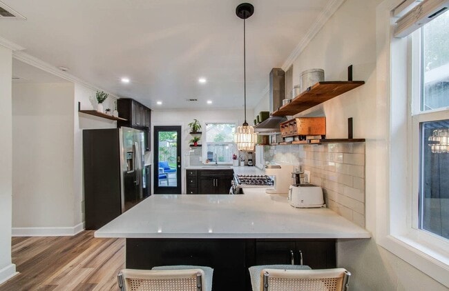 Building Photo - 5312 Jefferson St