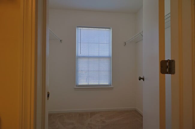 Building Photo - 14252 S Hemingway Cir