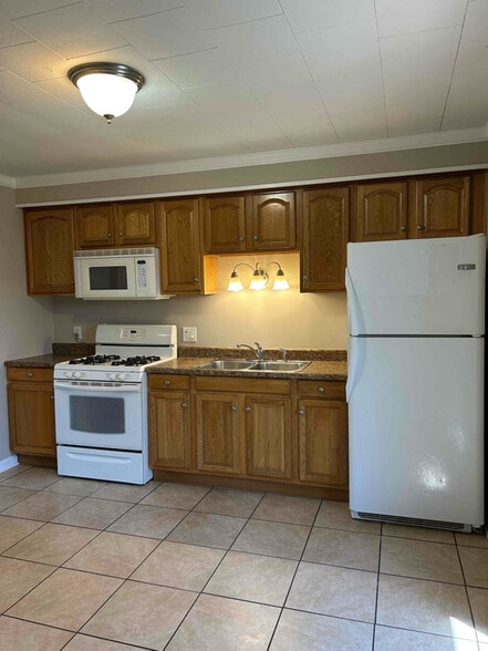 Building Photo - 201 Delwood Dr