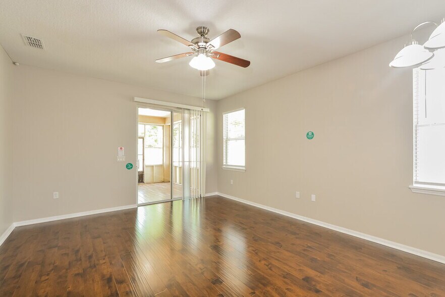 Building Photo - 7408 Azalea Cove Cir