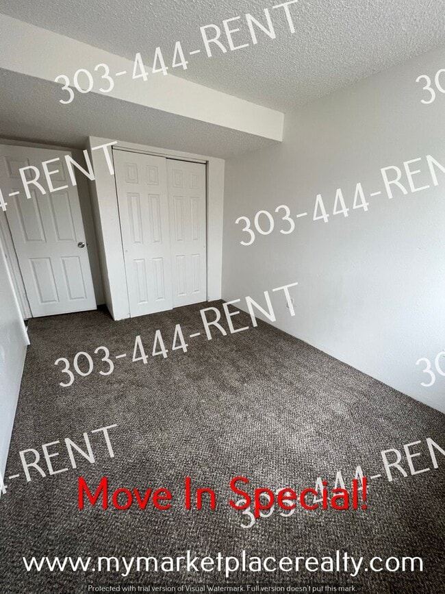 Building Photo - HOLIDAY MOVE IN SPECIAL $250 OFF OF THE 1ST MONTHS RENT!
