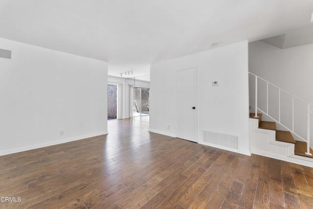 Building Photo - 1316 Elm Ave