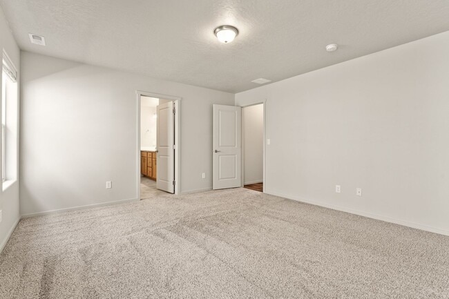 Building Photo - Luxury 3 Bed, 2 Bath Rancher in Spokane Va...
