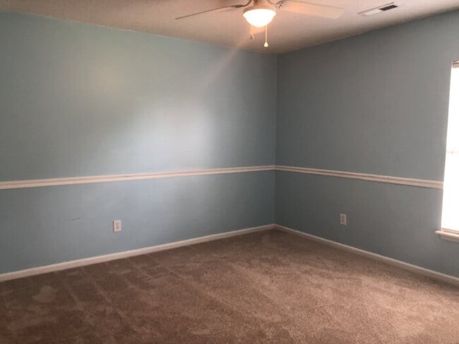 Building Photo - 5105 Torrey Ln