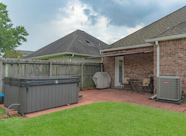 Building Photo - 3901 Creek Shadow Ct