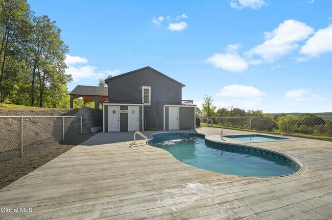 Building Photo - 217 Meade Rd