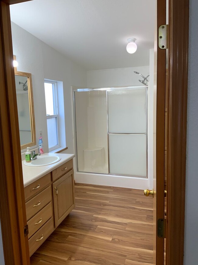 Building Photo - 3 Bedroom 2 Bath Home for Rent in Ephrata