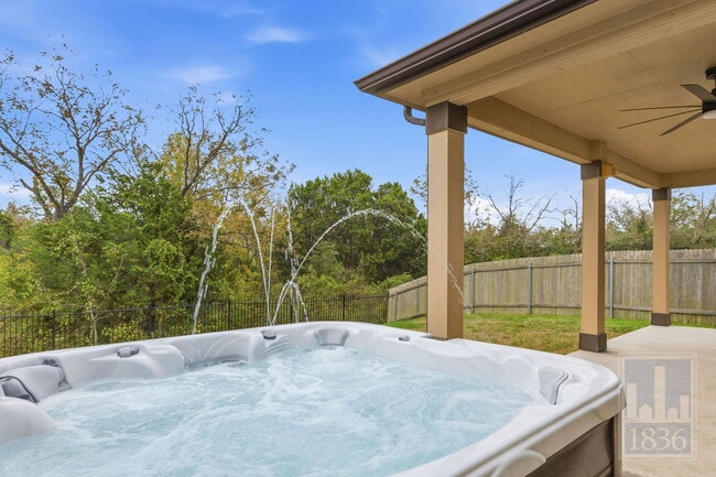 Building Photo - 8005 Crystalbrook W