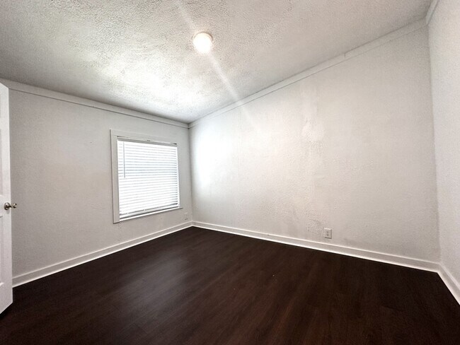 Building Photo - 2325 Salt Creek Trail
