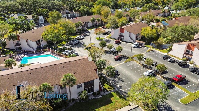 Building Photo - 2482 Lakeway Branch Dr