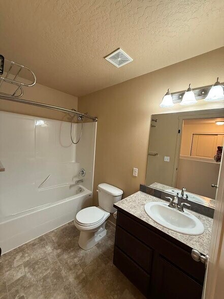 Building Photo - 3420 W Pescador Dr