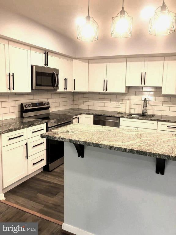 Building Photo - 29 Stonehenge Cir