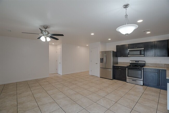 Building Photo - 3850 E Teri Ct