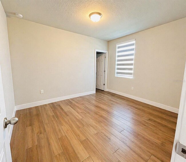 Building Photo - 17301 Back Bay Ct