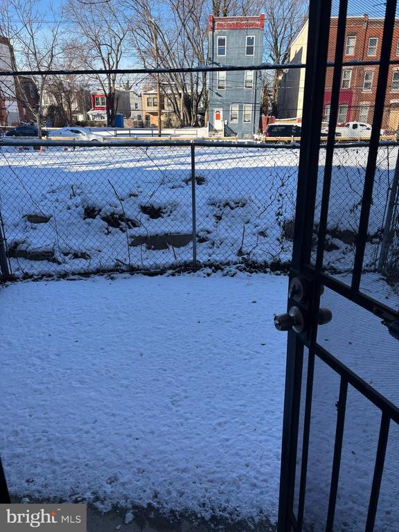 Building Photo - 2250 N Lambert St