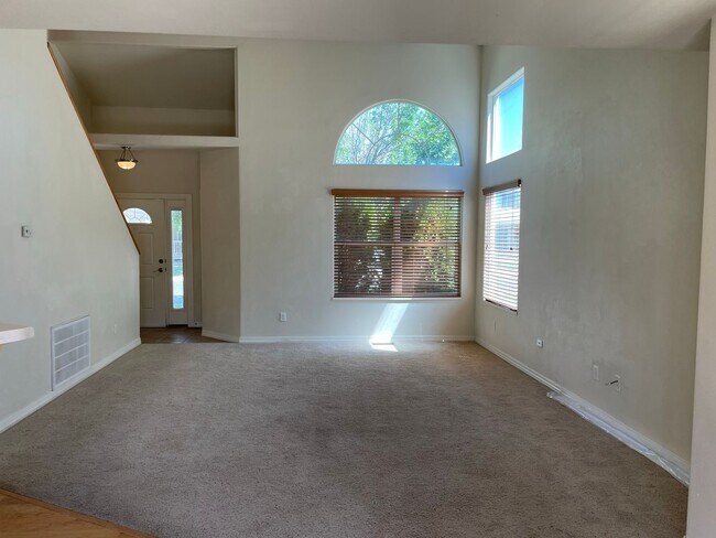 Building Photo - Check out this 3 bedroom, 2 1/2 bath, 2 ca...