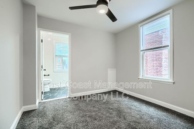 Building Photo - 2116 E Hoffman St