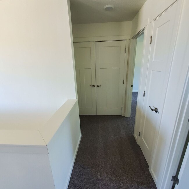 Building Photo - Dog Friendly 3bed : 2.5 bath home w/ Garage