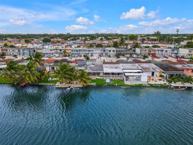 Building Photo - 862 W 79th St