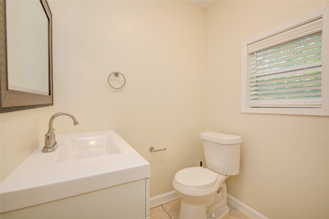 Building Photo - 804 Chickasaw Dr