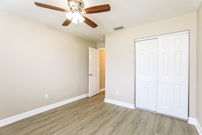 Building Photo - 3122 47th Ave E