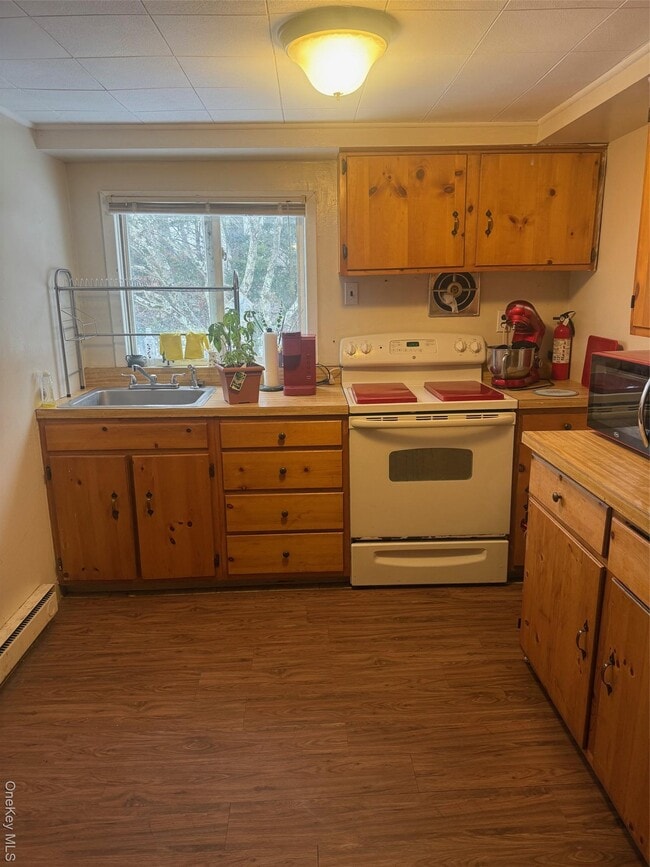 Building Photo - 8 Beech Pl