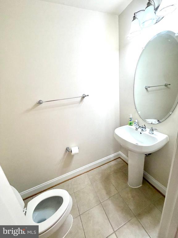 Building Photo - 47574 Royal Burnham Terrace