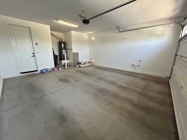 Building Photo - 2323 E Harwell Rd