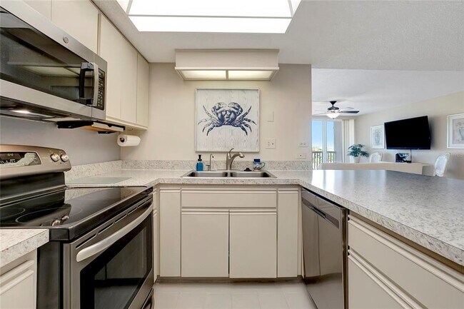 Building Photo - 500 Treasure Island Causeway