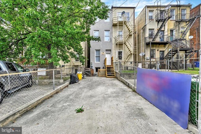 Building Photo - 221 E Lafayette Ave