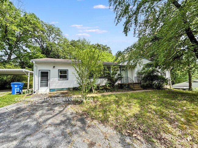 Primary Photo - Charming 4-Bedroom Home with Comfort and O...
