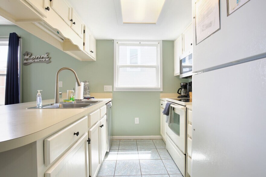 Building Photo - 608 Carolina Beach Ave S