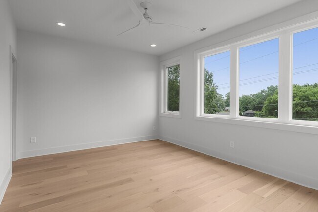 Building Photo - Stunning New Townhome in The Heart of East Nashville