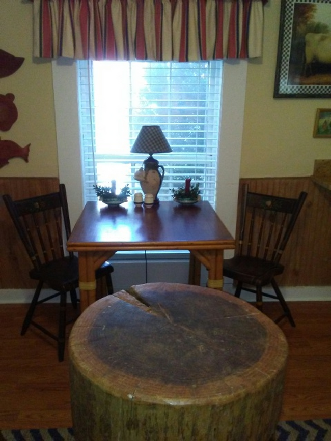 Building Photo - Fully Furnished First Floor Apartment