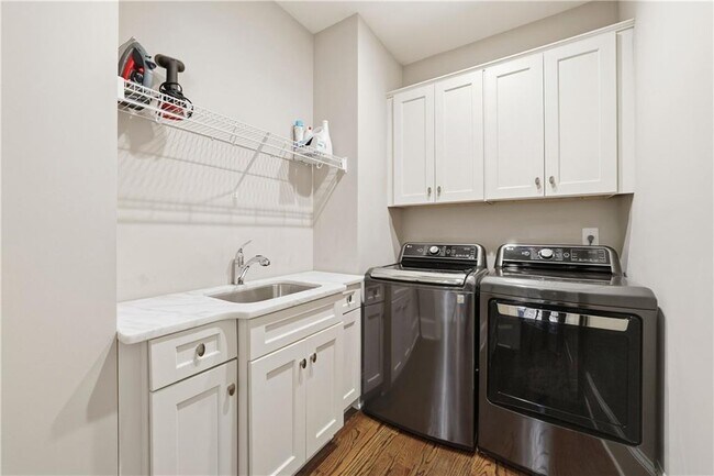 Building Photo - 1295 Cumberland Rd NE